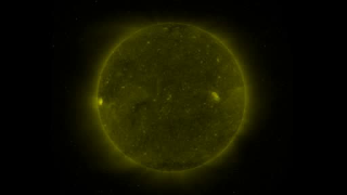 Left-eye movie of the Sun at 284 &#197;ngstroms, ultraviolet light.