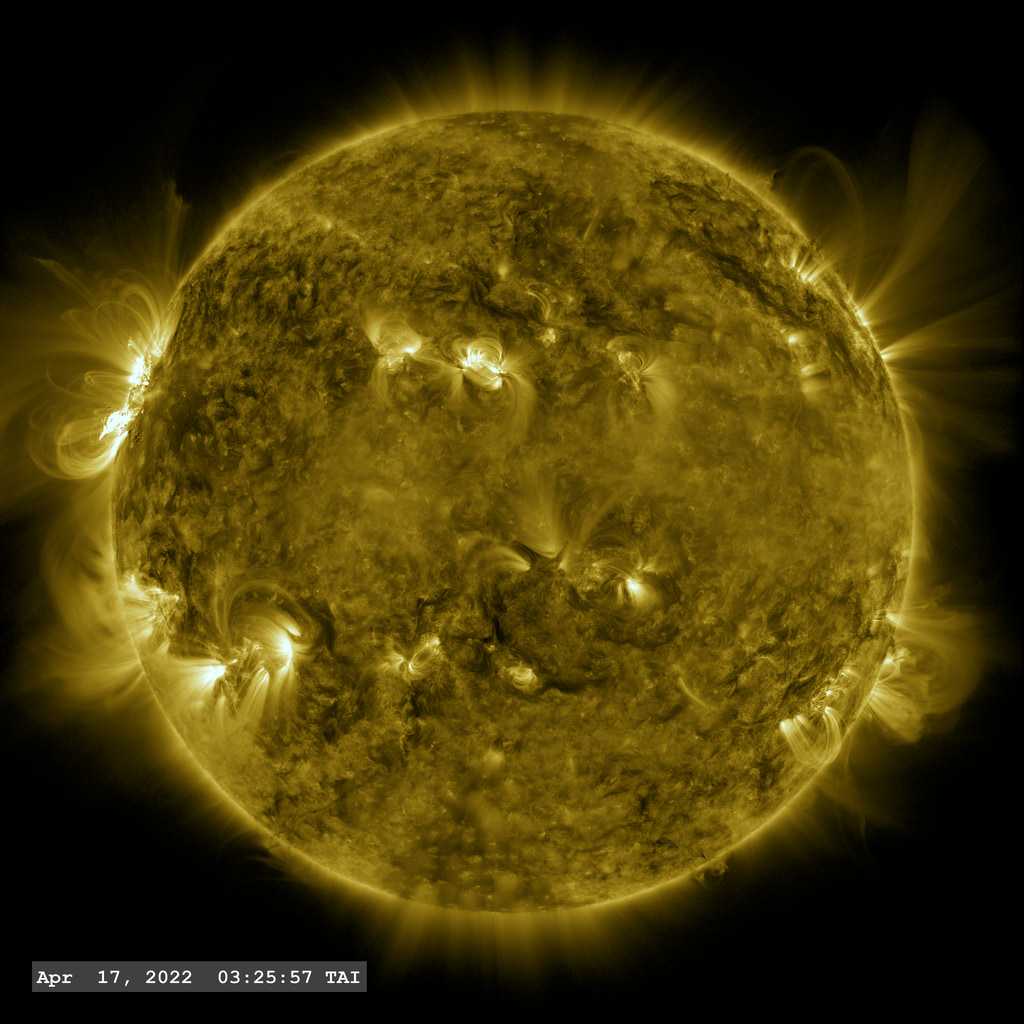 The solar flare as seen in AIA 171 Angstrom filter.  Correction is applied for the  instrument Point-Spread Function (PSF).