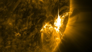 Video and still image of flare.