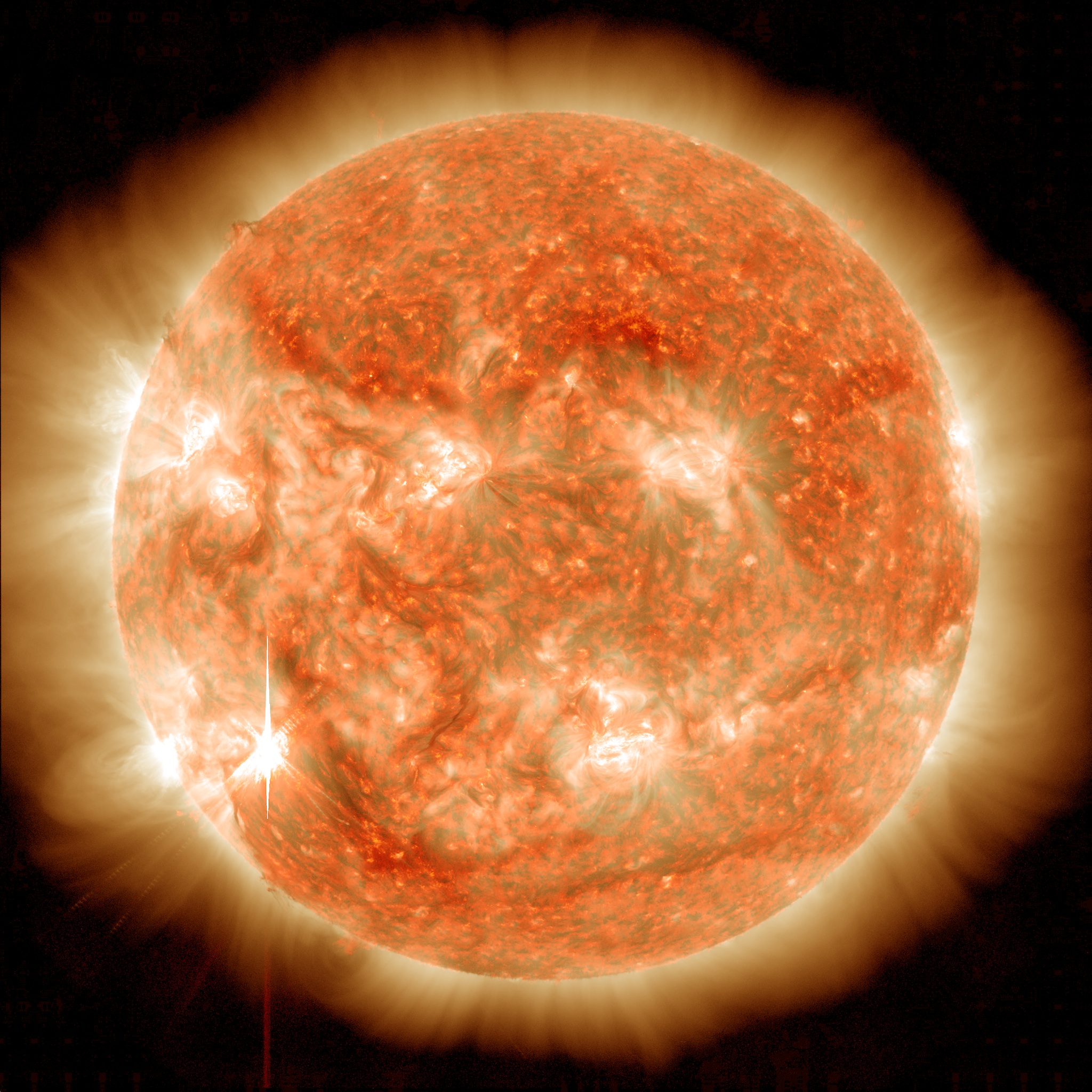 Preview Image for Sun Emits a Mid-level Flare
