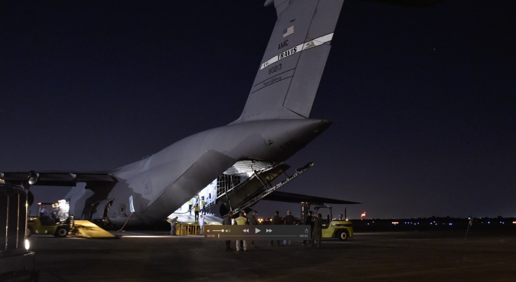 A time-lapse of STTARS being unloaded from the C5.