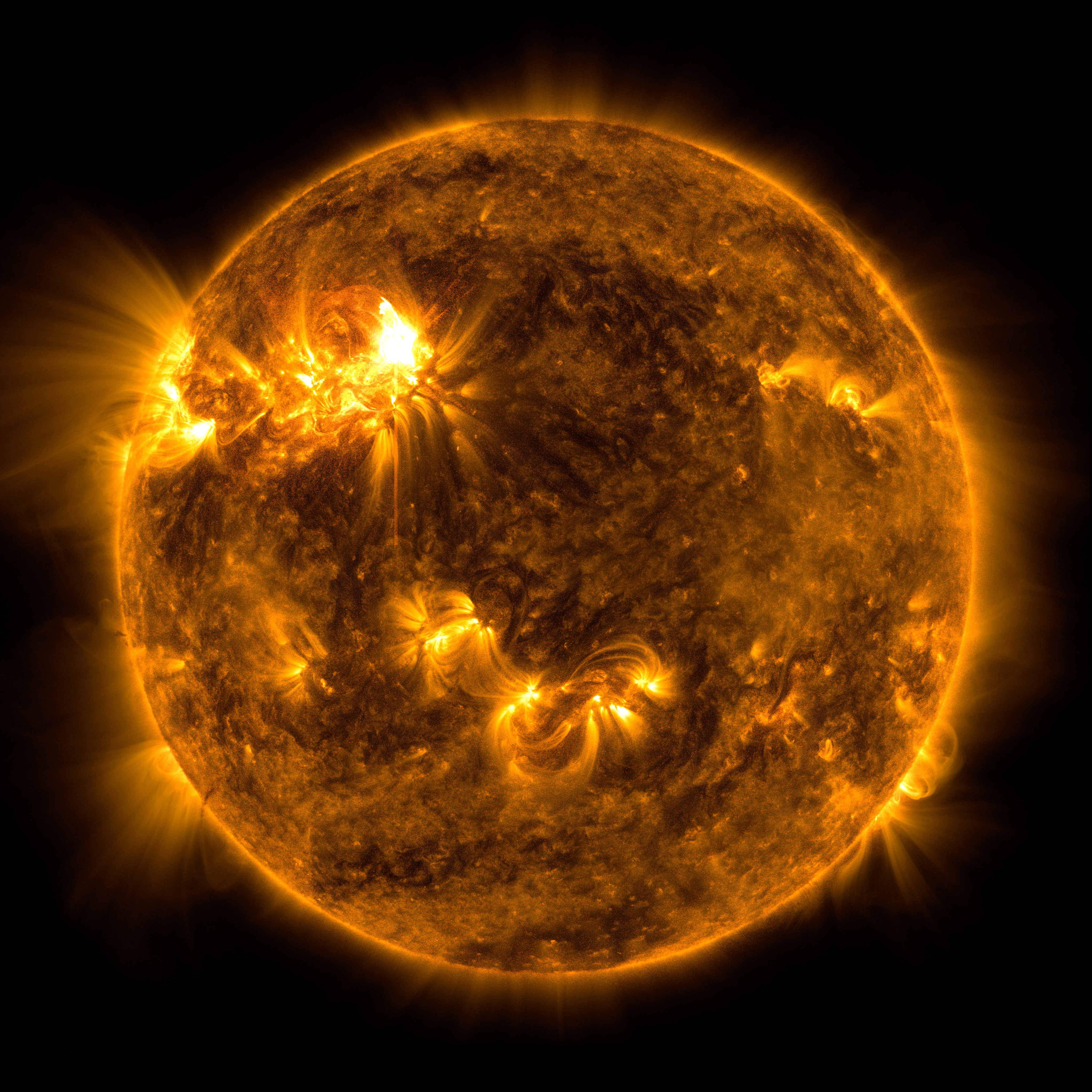 Магнитные бури 14 15. Солнце. Солнце в космосе. Солнце фото.