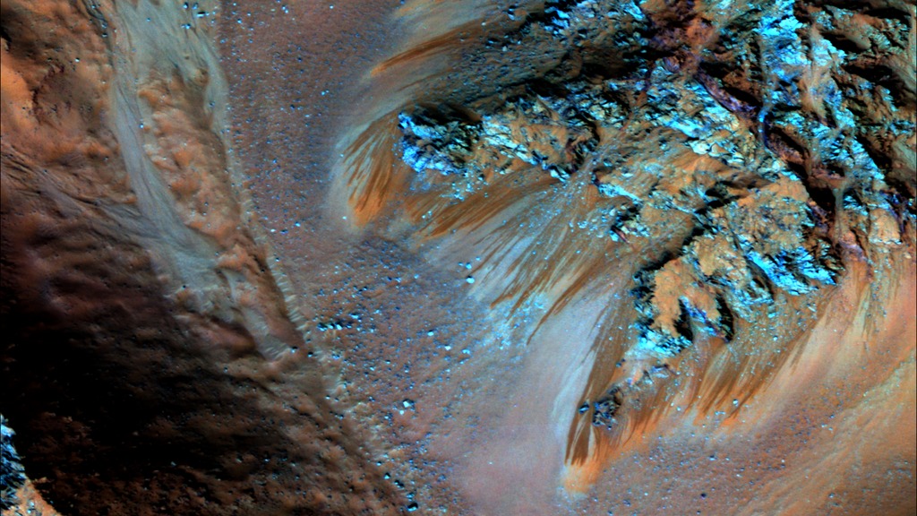 A false color image of lineae in Hale crater.